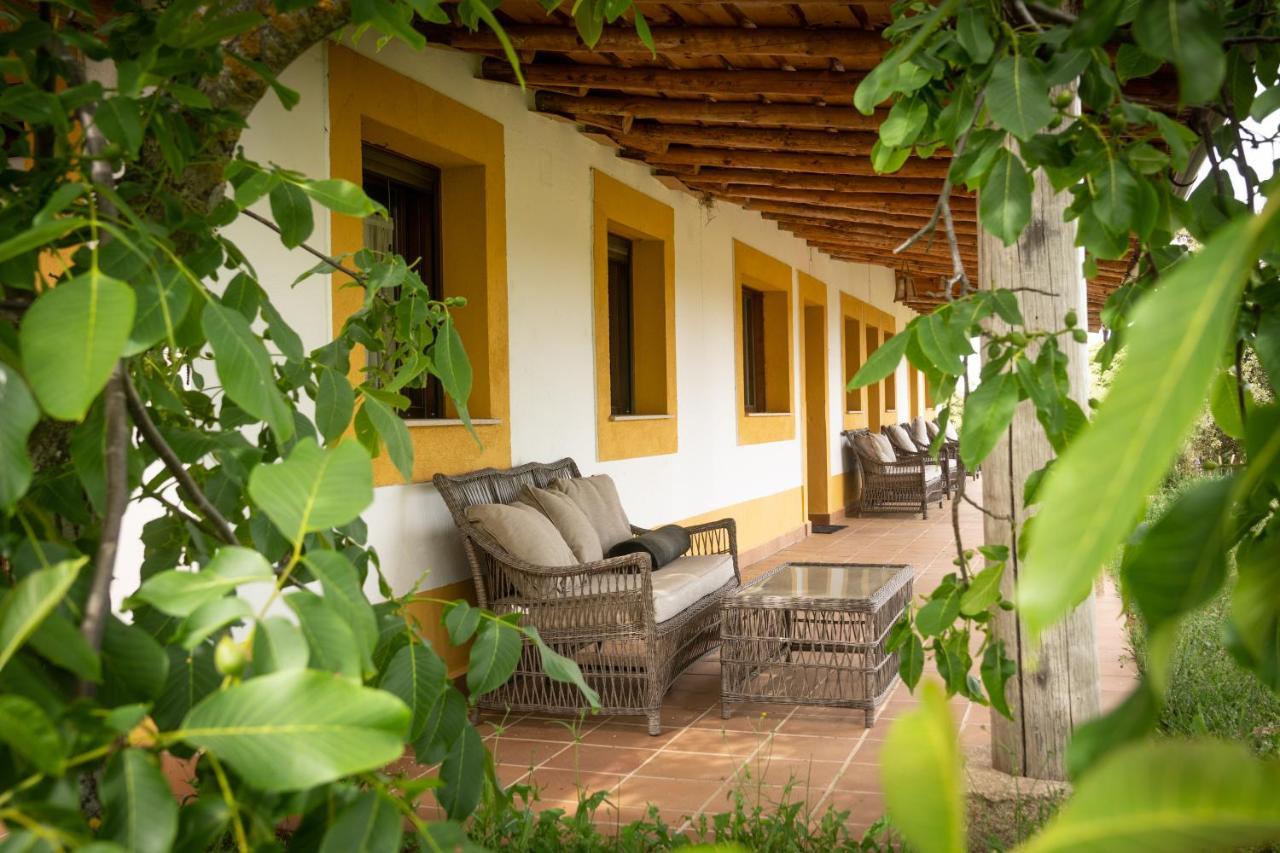Espeja Eco-Lodge En La Reserva Privada Campanarios De Azaba - Proyecto De Conservacion מראה חיצוני תמונה